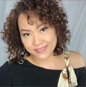 Meet your Posher, Florence